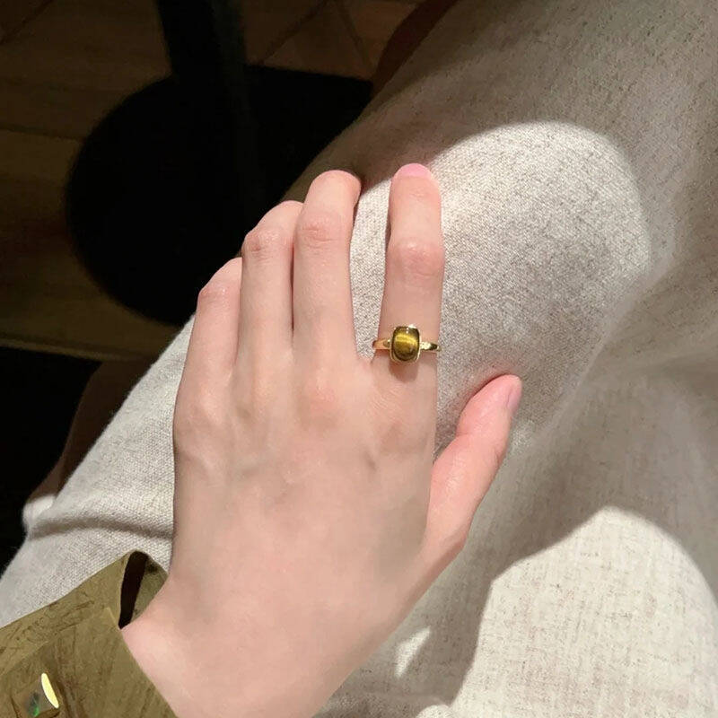 Vintage Mother of Pearl & Tiger Eye Ring Set