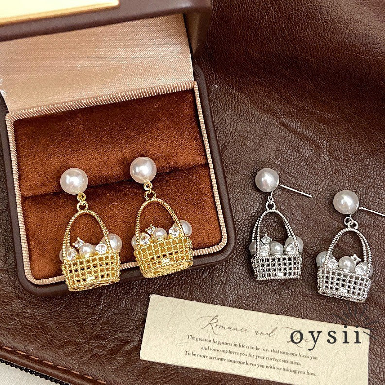 Luna Bloom – Pearl Woven Flower Earrings