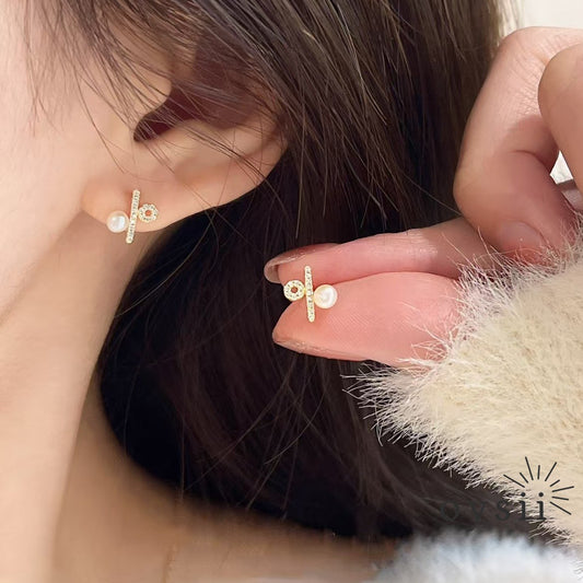 Pure Balance – S925 Silver Pearl Percent Earrings