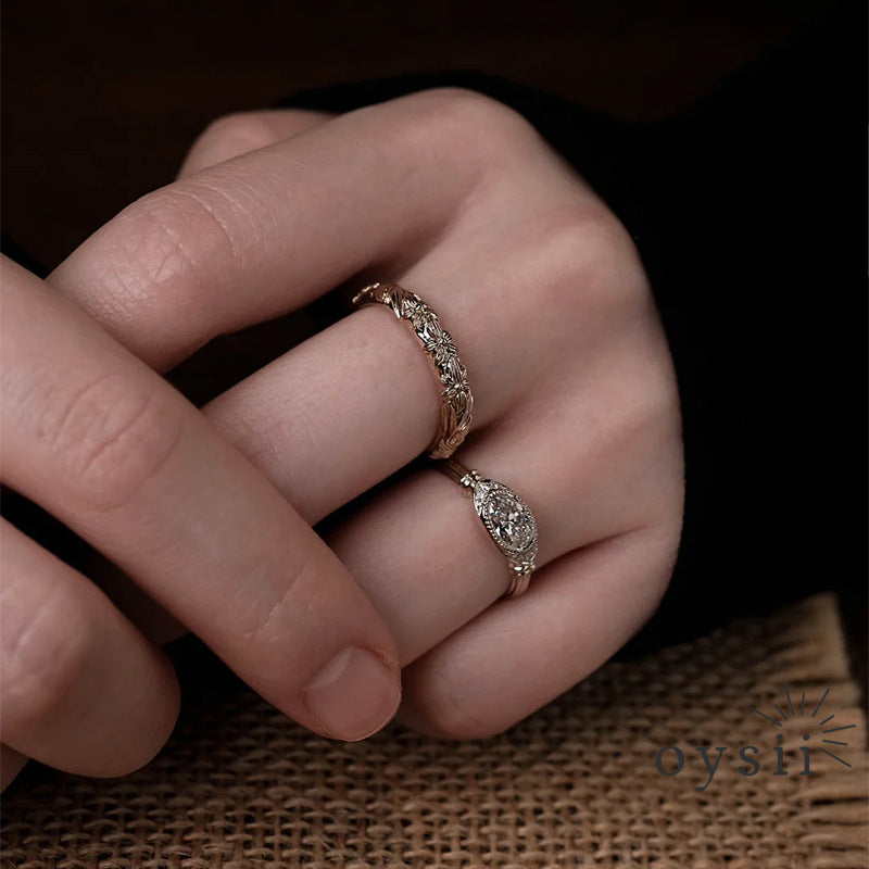 Roman Echo – Vintage Column Textured Ring