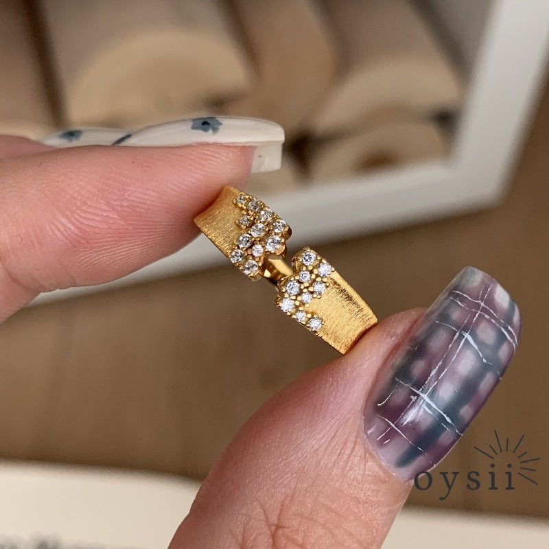 Starlit Veil – Brushed Gold Ring
