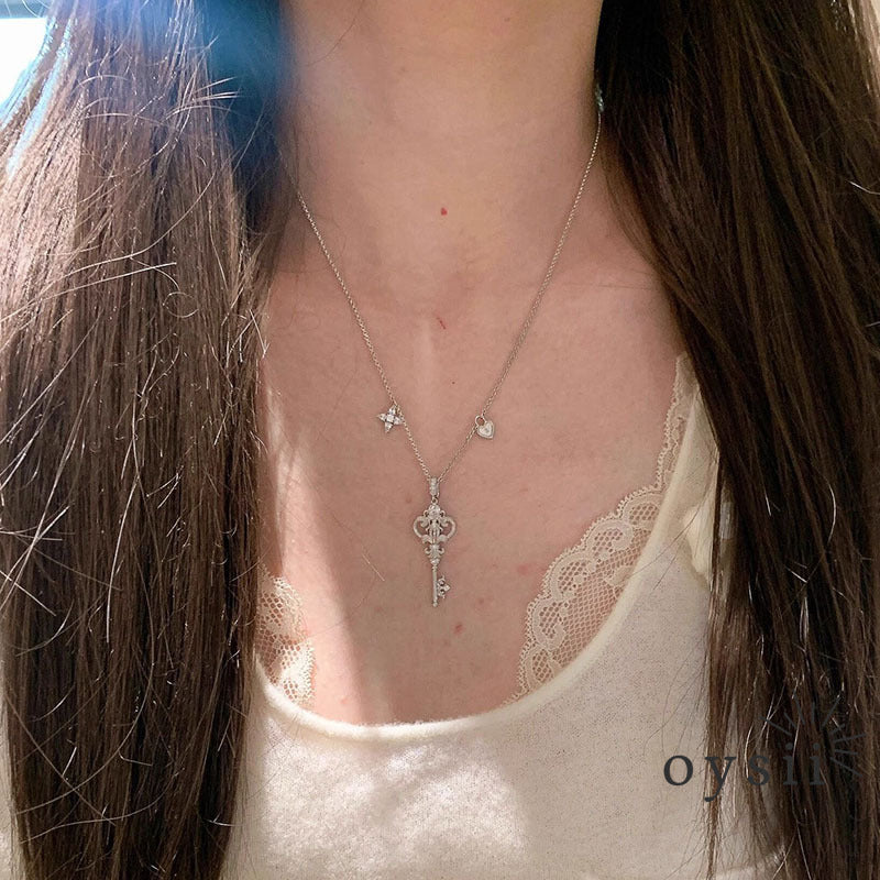 Iris Secret – Vintage Silver Key Necklace