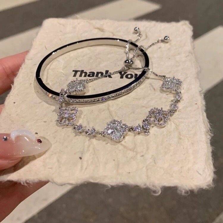 Silver Clover Starry Bracelet