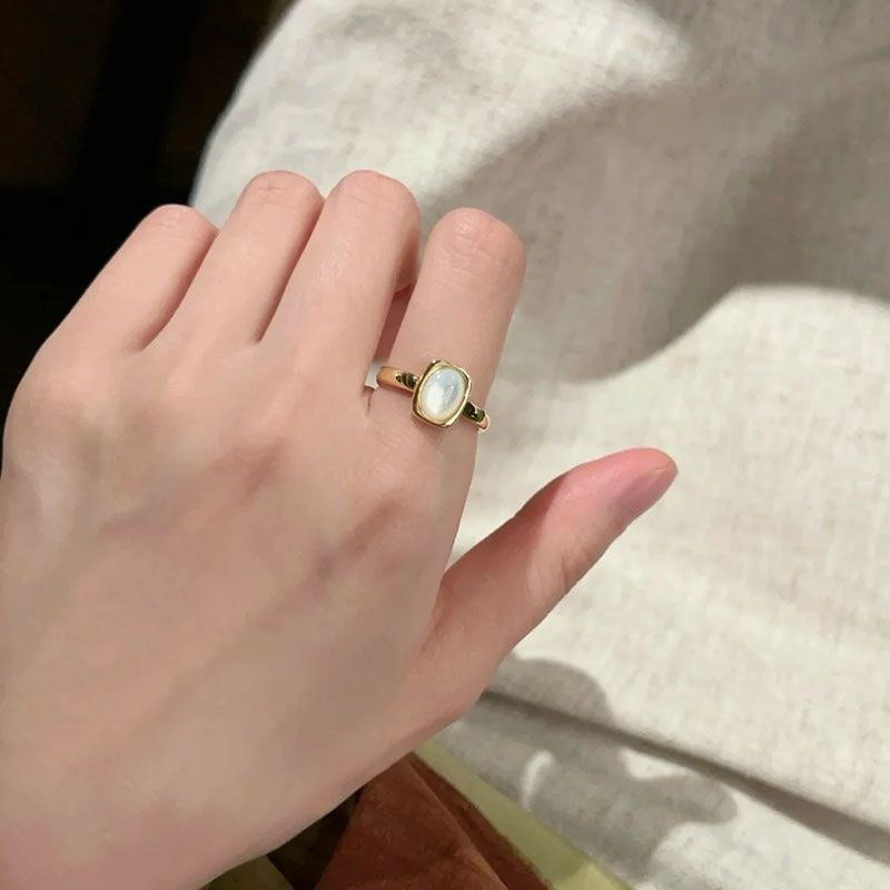 Vintage Mother of Pearl & Tiger Eye Ring Set