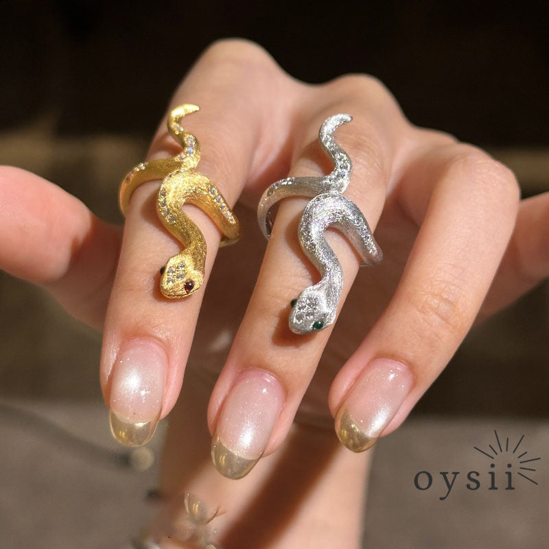 Emerald Serpent – Vintage Dual-Tone Snake Ring