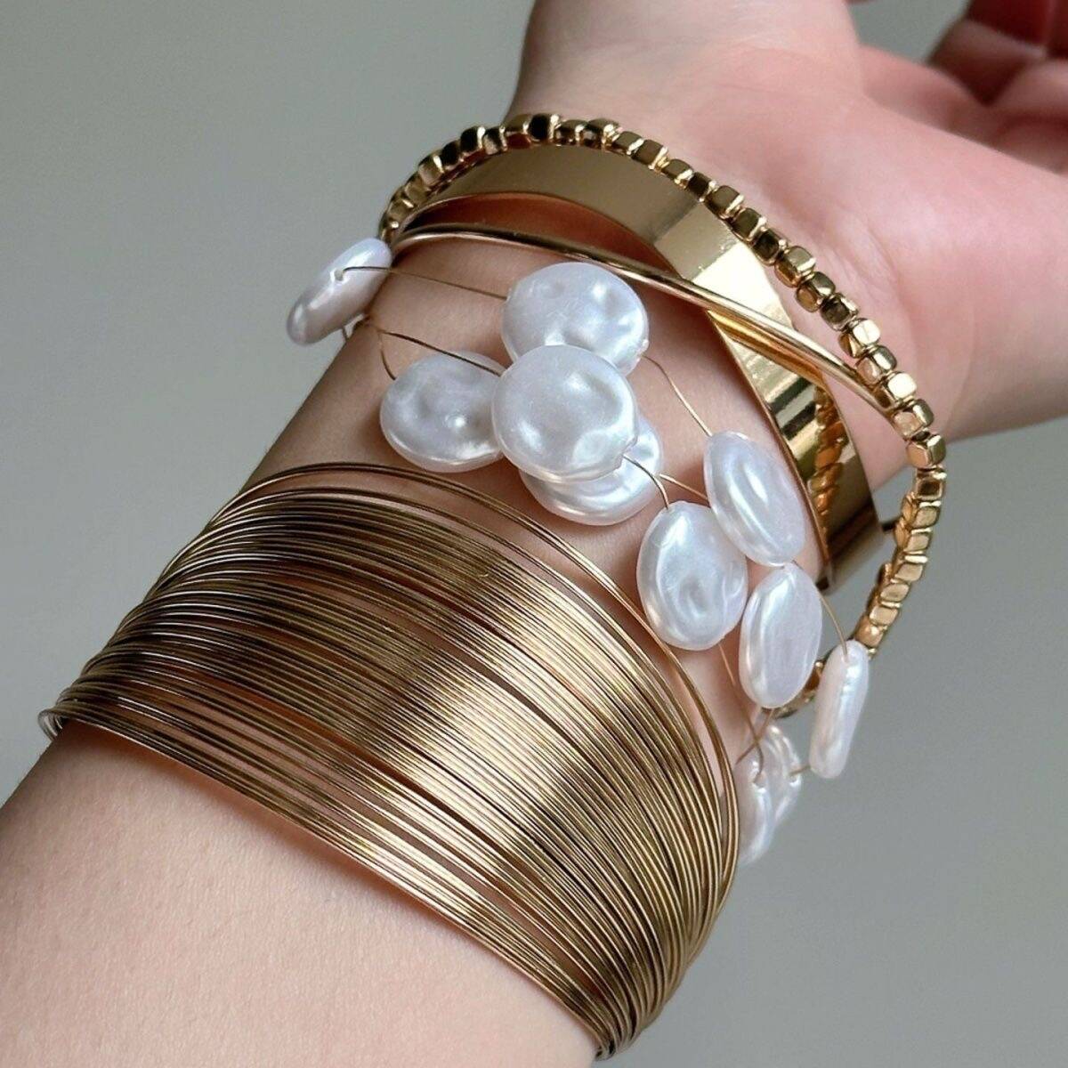 Vintage Elegant Bangle Set