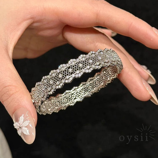 Stellar Lace – Pavé Star Bangle