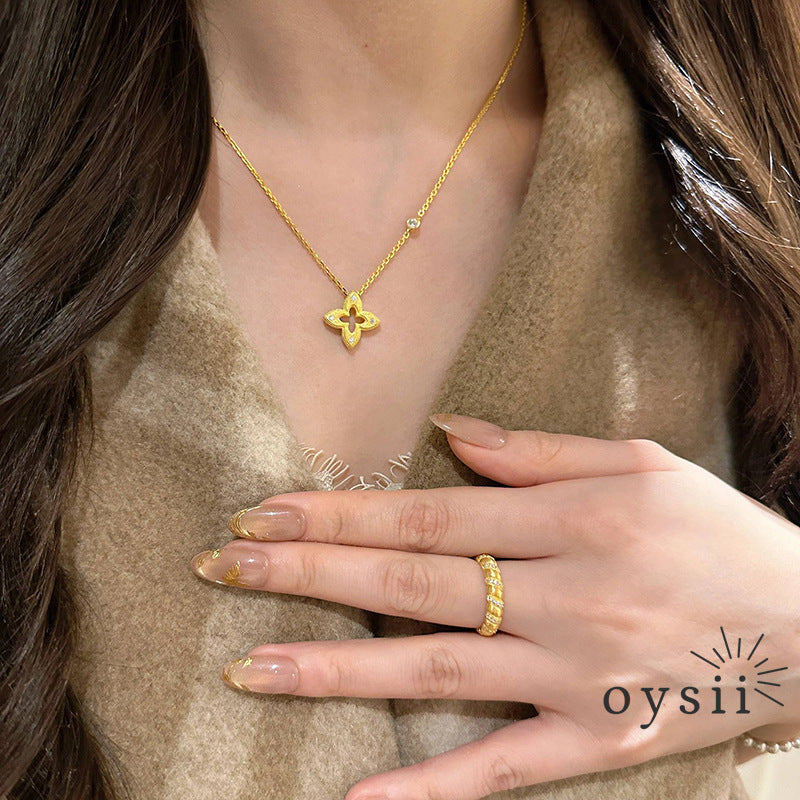 Lucky Petal – Hollow Clover Necklace