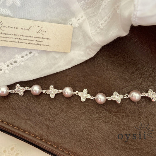 Starlight Clover – Manta Pearl & Pavé Four-Leaf Flower Bracelet