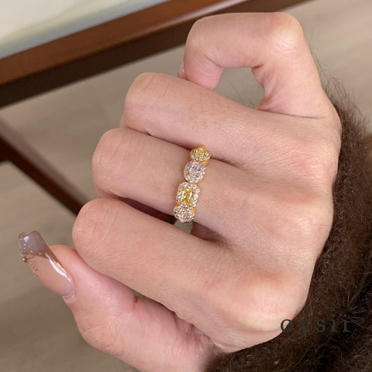 Radiant Elegance – Diamond Statement Ring
