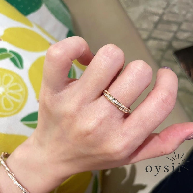 Infinity Spark – Mobius Diamond Ring