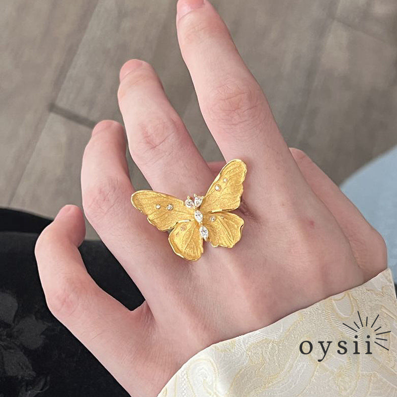 Butterfly Reverie – Vintage Textured Floral Ring