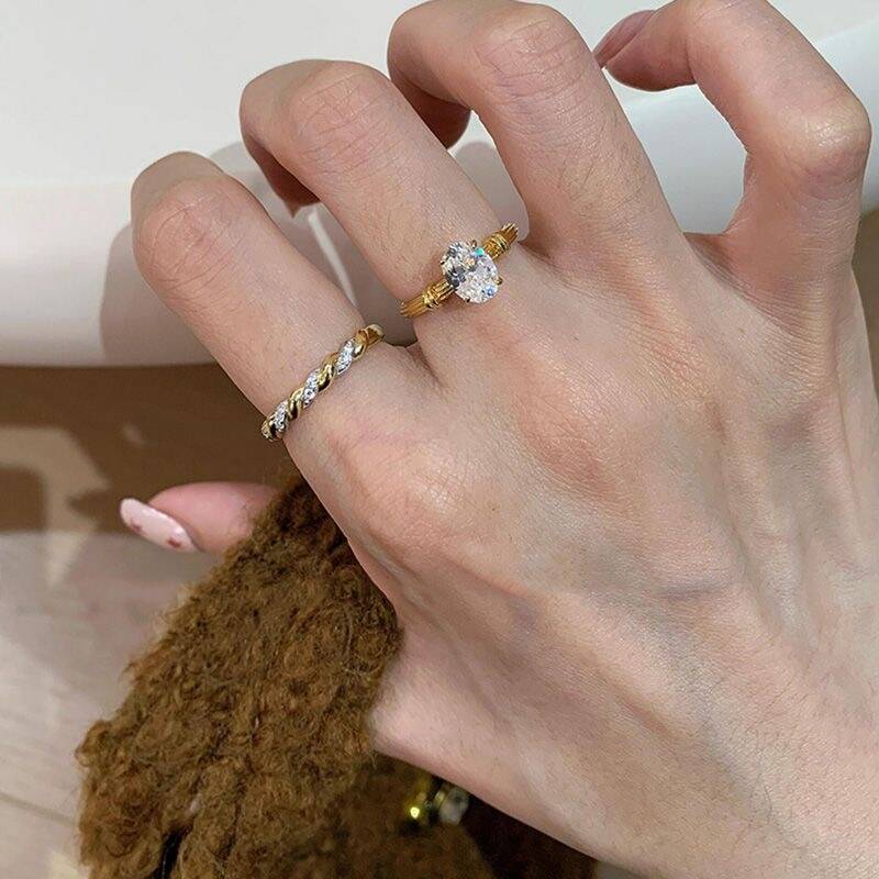 Twist Zircon Ring Set of 2
