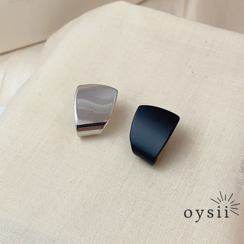 Obsidian Edge – Asymmetric Black Rhombus Earrings