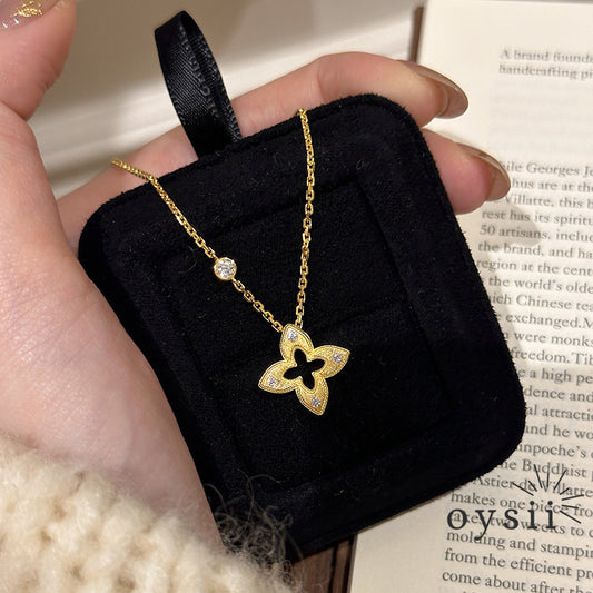 Lucky Petal – Hollow Clover Necklace