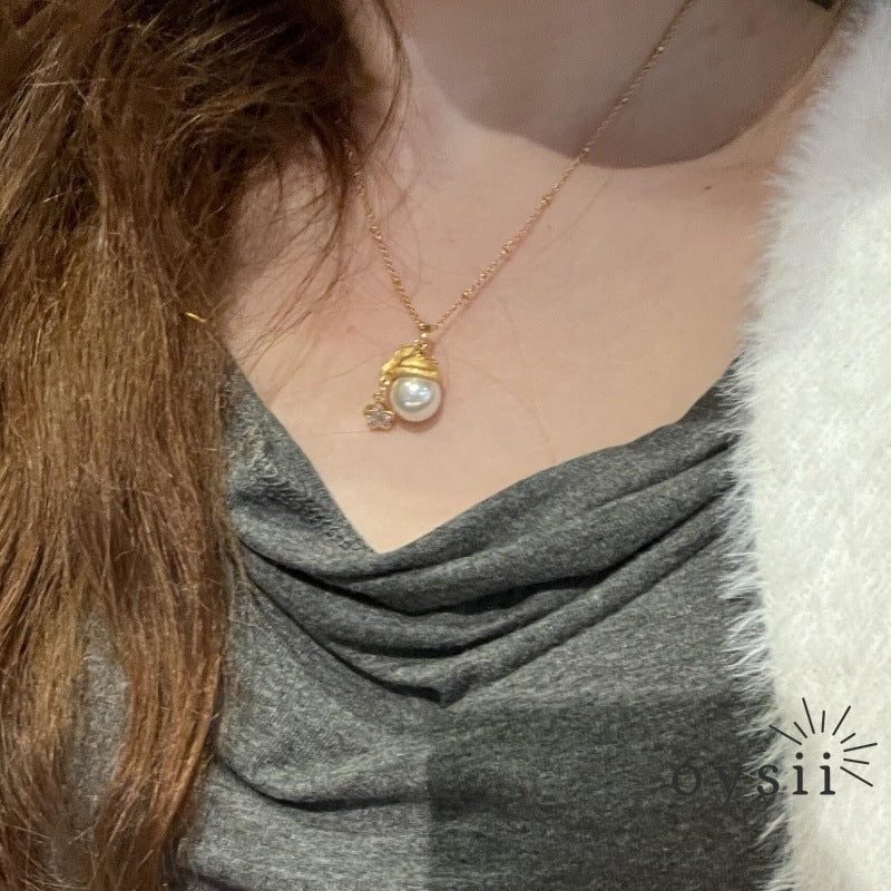 Starlit Noel — French Vintage Brushed Pearl Christmas Hat Necklace