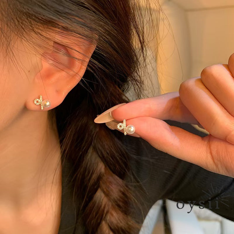 Pure Balance – S925 Silver Pearl Percent Earrings