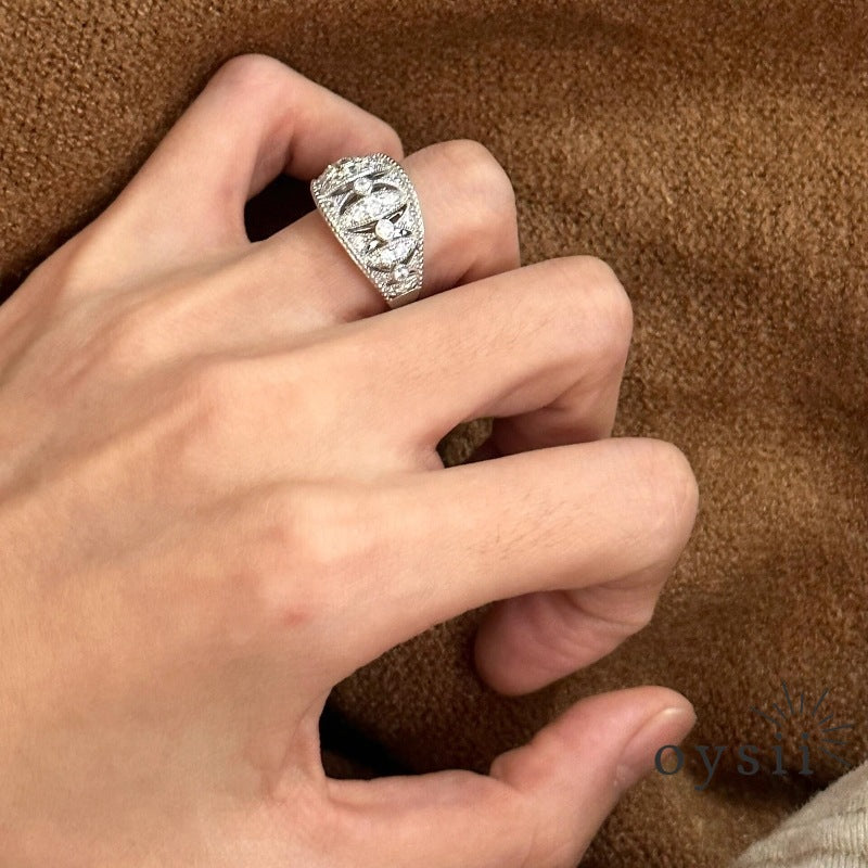 Lace Reverie – Vintage Pavé Ring
