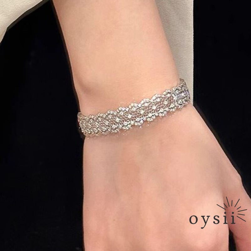 Stellar Lace – Pavé Star Bangle