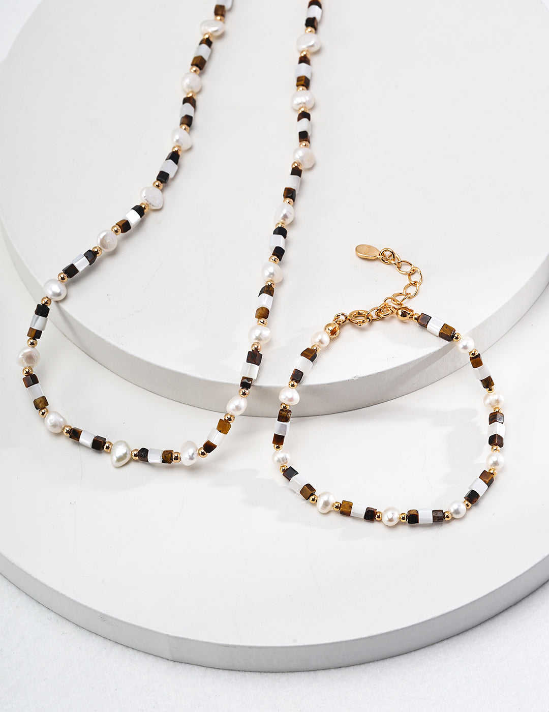 Natural tiger eye gemstone bracelet crafted with sterling silver, offering grounding energy, protection, and mental clarity — perfect for spiritual jewelry lovers, energy healing, and stylish everyday wear for men and women
