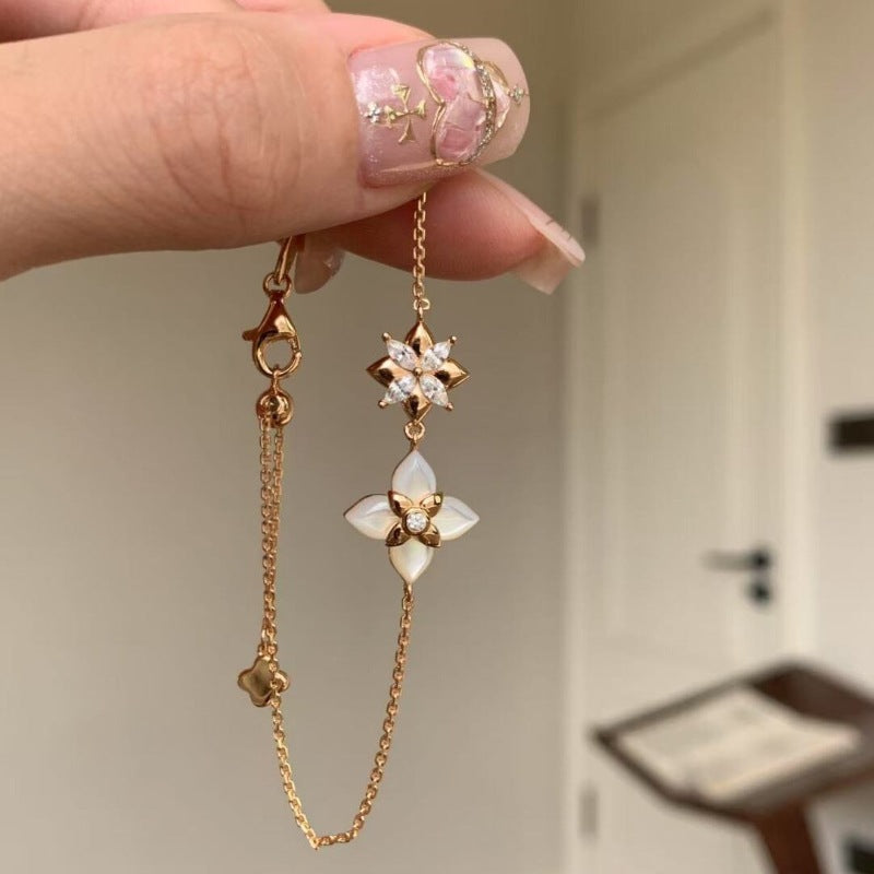 White Mother-of-Pearl Clover Bracelet