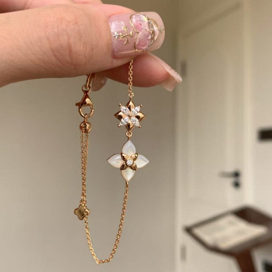 White Mother-of-Pearl Clover Bracelet