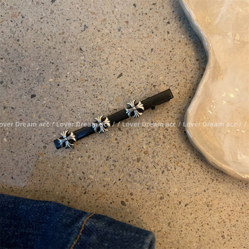 Vintage Black Cross BB Clip