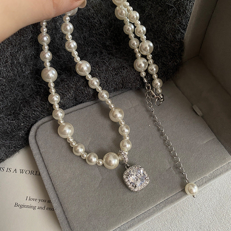 Rose Beam – Manta Pearl & Square Crystal Necklace
