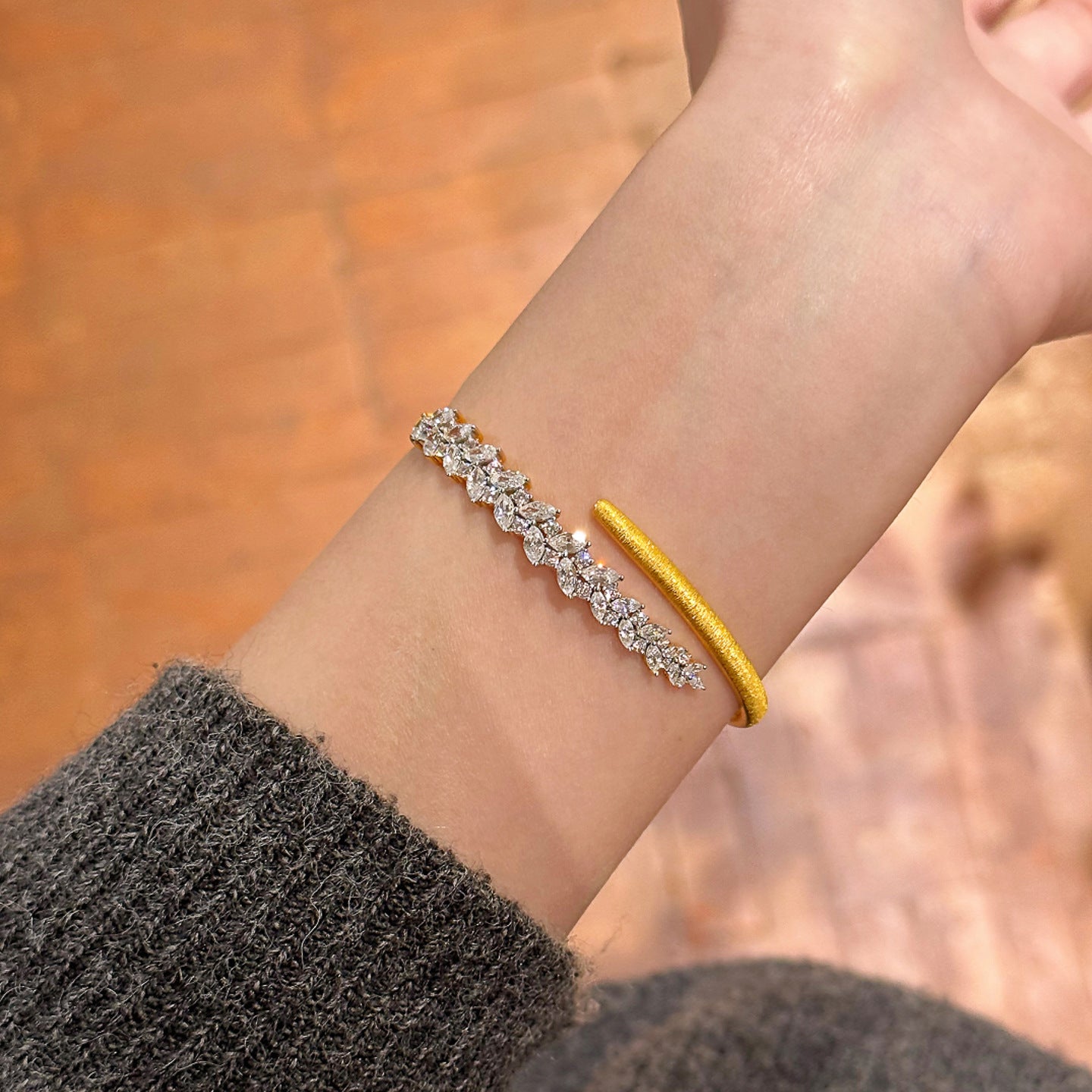 Pavé Leaf Brushed Bangle