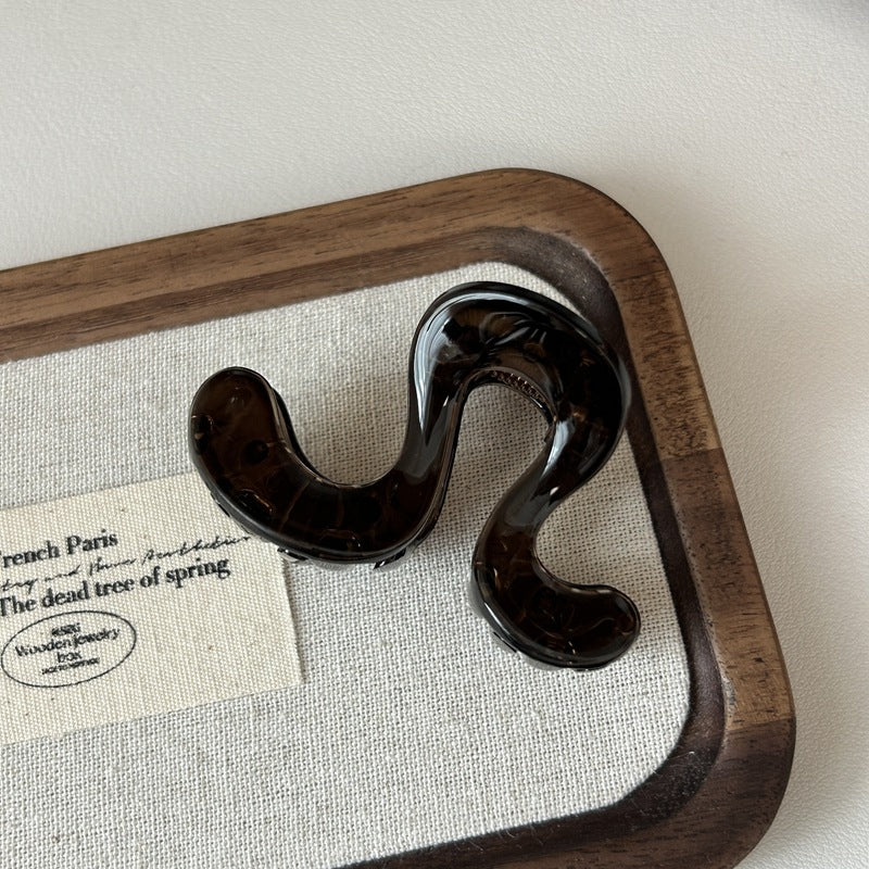 Geometric Wave Hair Claw