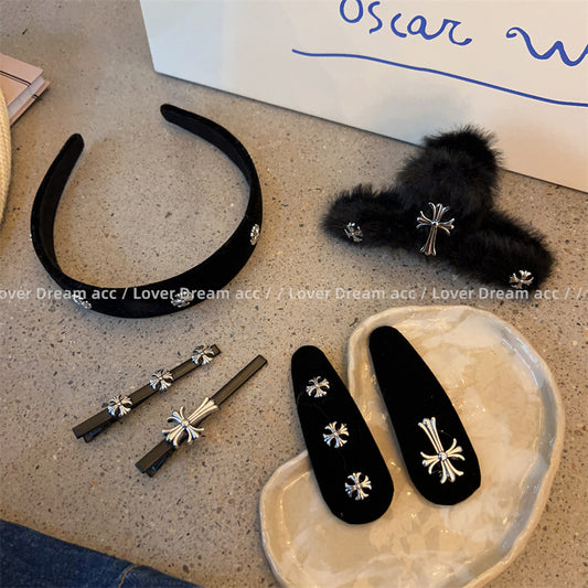 Vintage Black Cross BB Clip