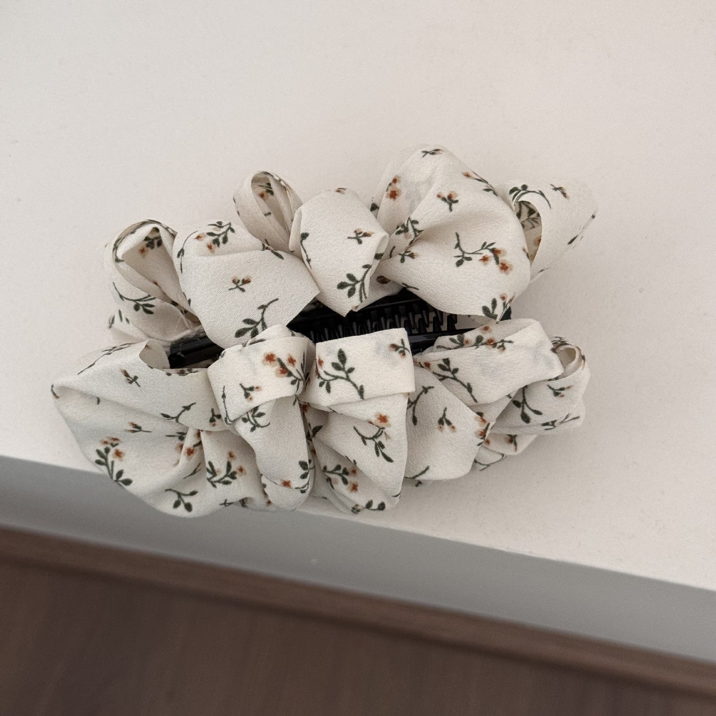 Ruffled Cloud Hair Claw Clip