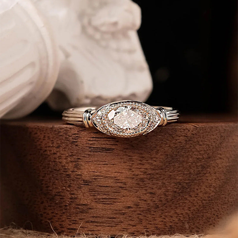 Roman Echo – Vintage Column Textured Ring