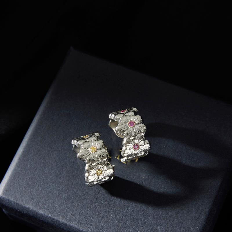 Timeless Petal – Daisy Gardenia Ring