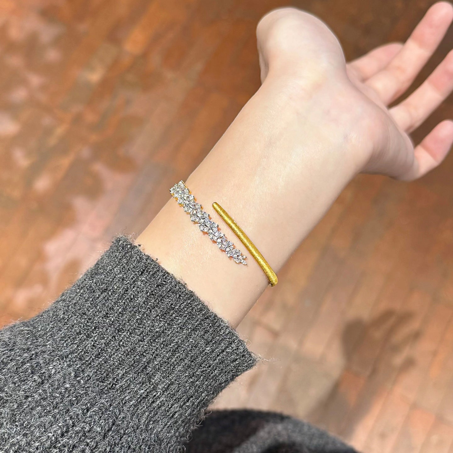 Pavé Leaf Brushed Bangle