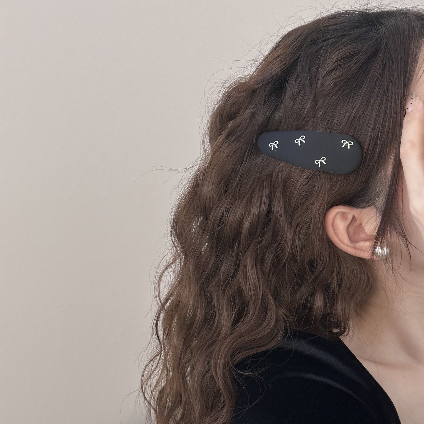 Black Teardrop Bow Hair Clip