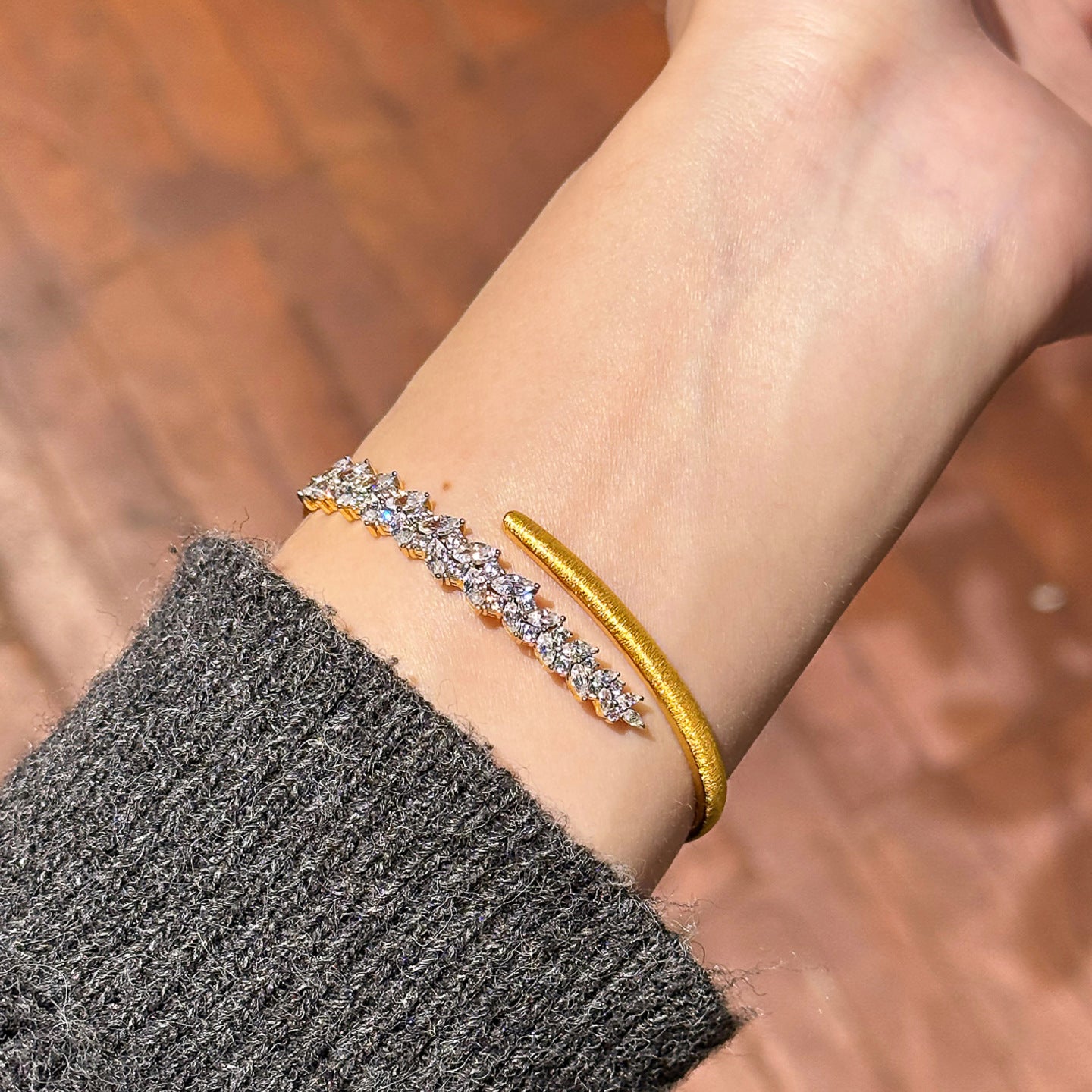 Pavé Leaf Brushed Bangle