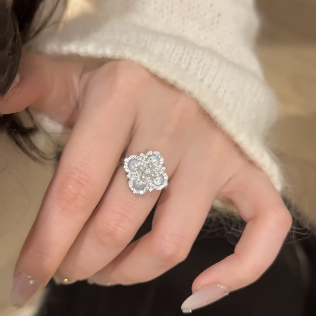 Moonlit Whisper – Cat’s Eye Pearl Clover Set