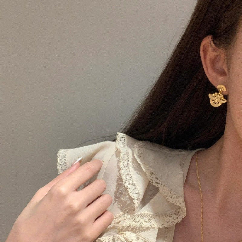 Engraved Fan Necklace & Stud Set