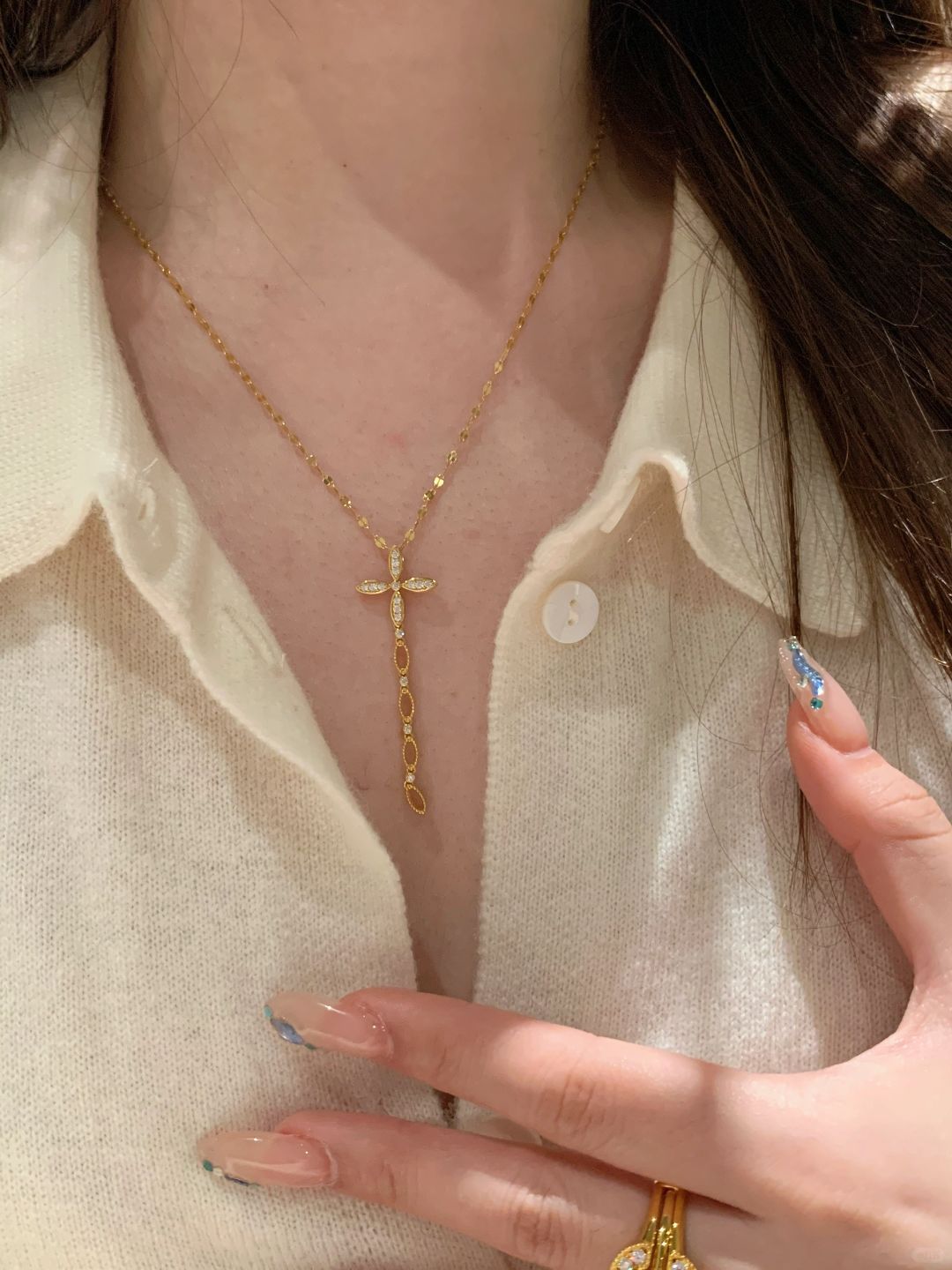 Celestial Compass — Sparkling Eight-Point Star Pendant Necklace