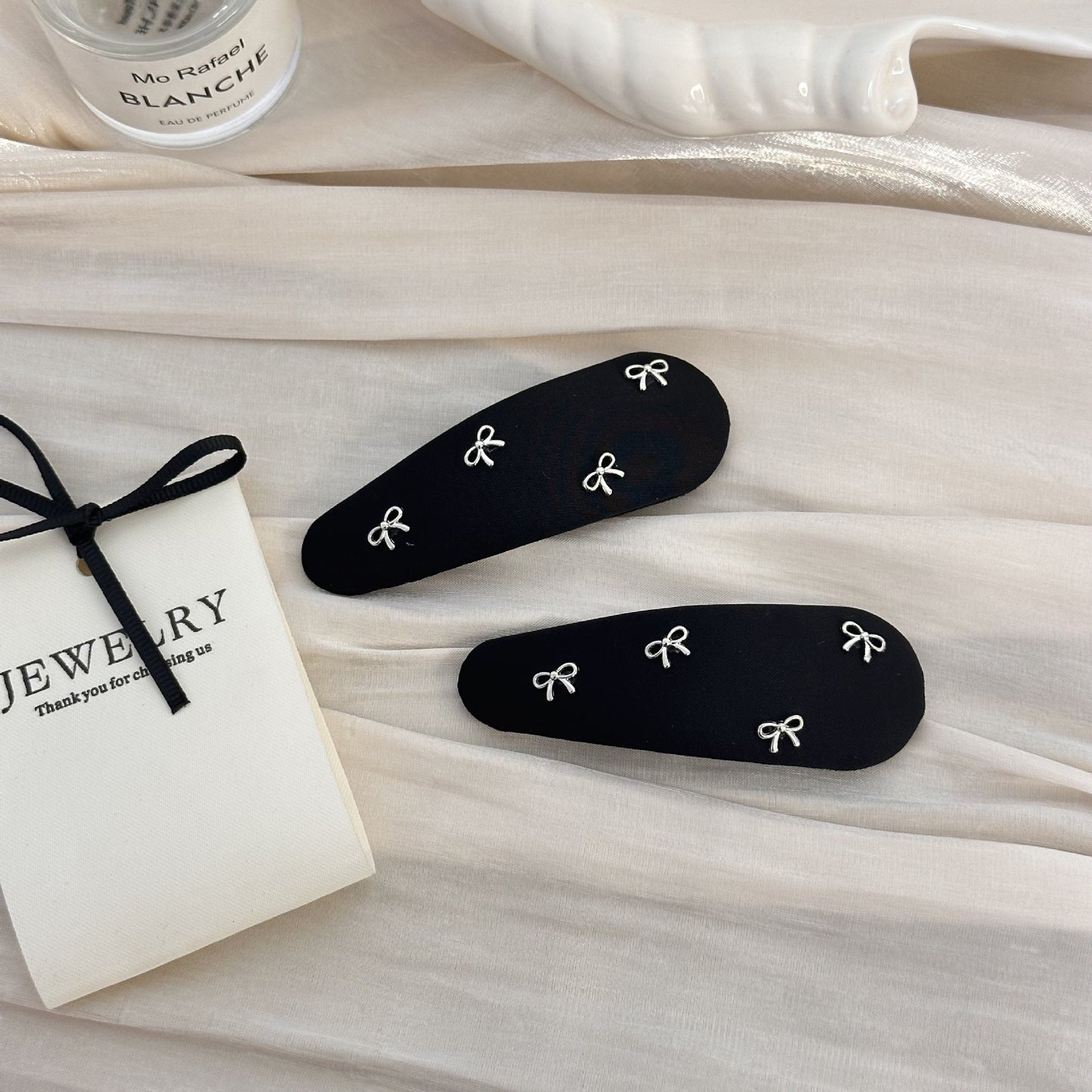 Black Teardrop Bow Hair Clip