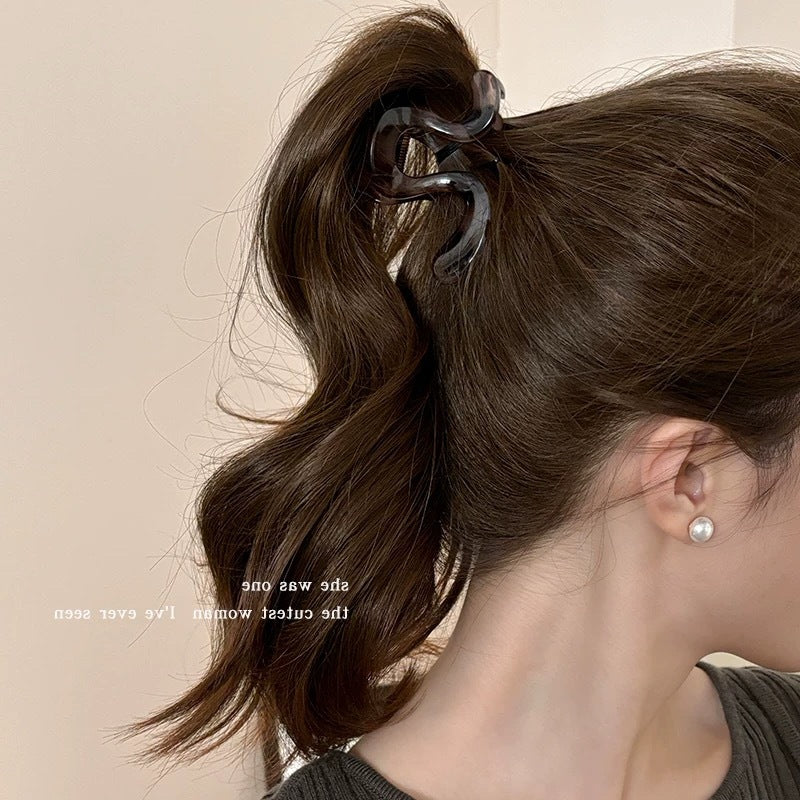 Geometric Wave Hair Claw