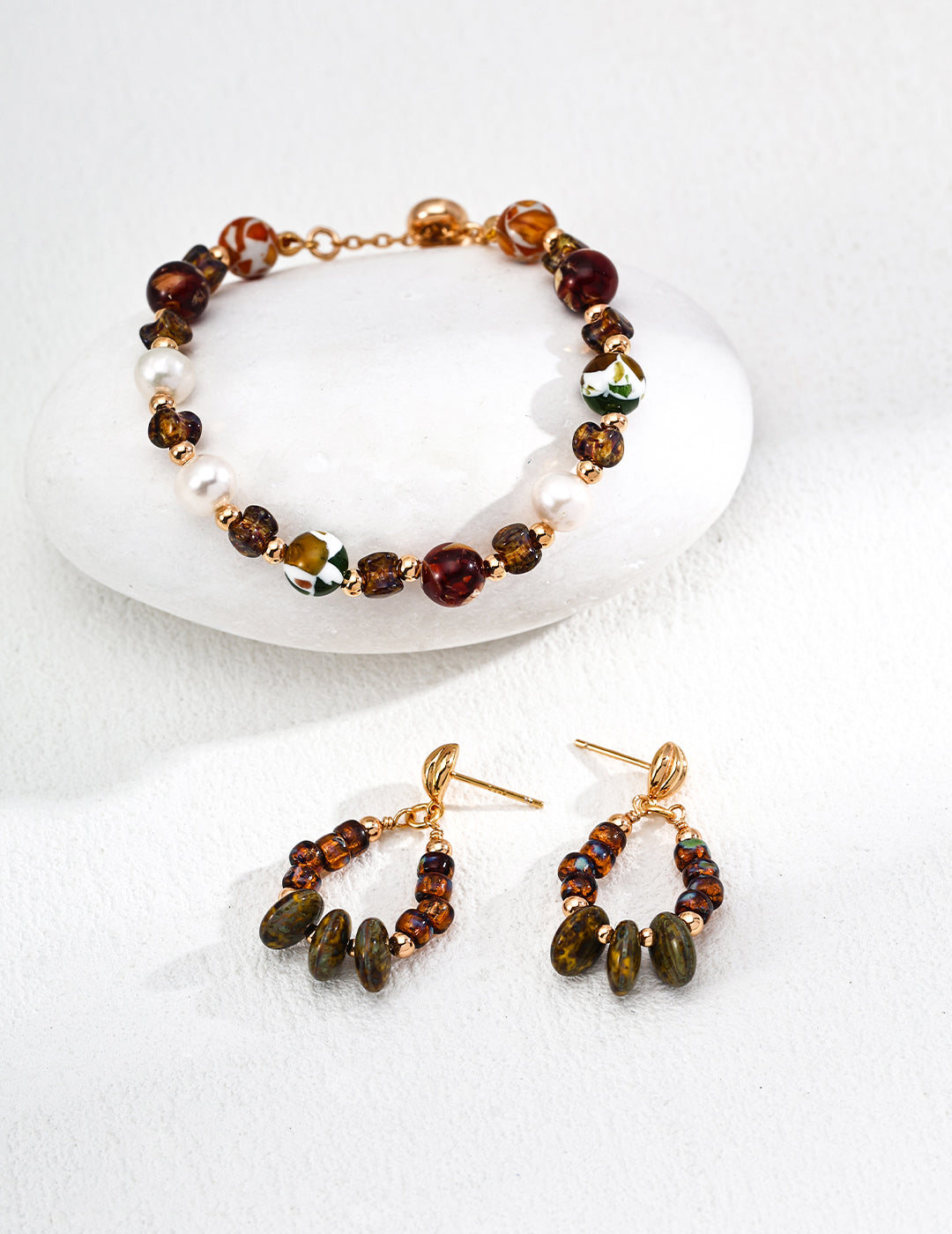 These retro-style S925 silver earrings feature luminous iridescent glass beads, combining nostalgic charm with modern craftsmanship. The subtle rainbow sheen adds a whimsical yet elegant touch, making them perfect for vintage lovers or anyone seeking standout accessories with timeless appeal.