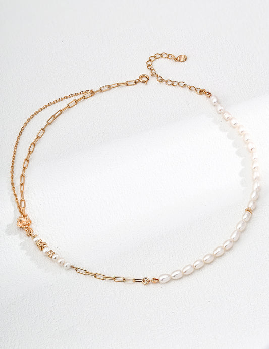 S925 silver classic pearl necklace, featuring a timeless design with a lustrous pearl. Perfect for those seeking elegant, handcrafted silver jewelry that adds sophistication and grace to any occasion.