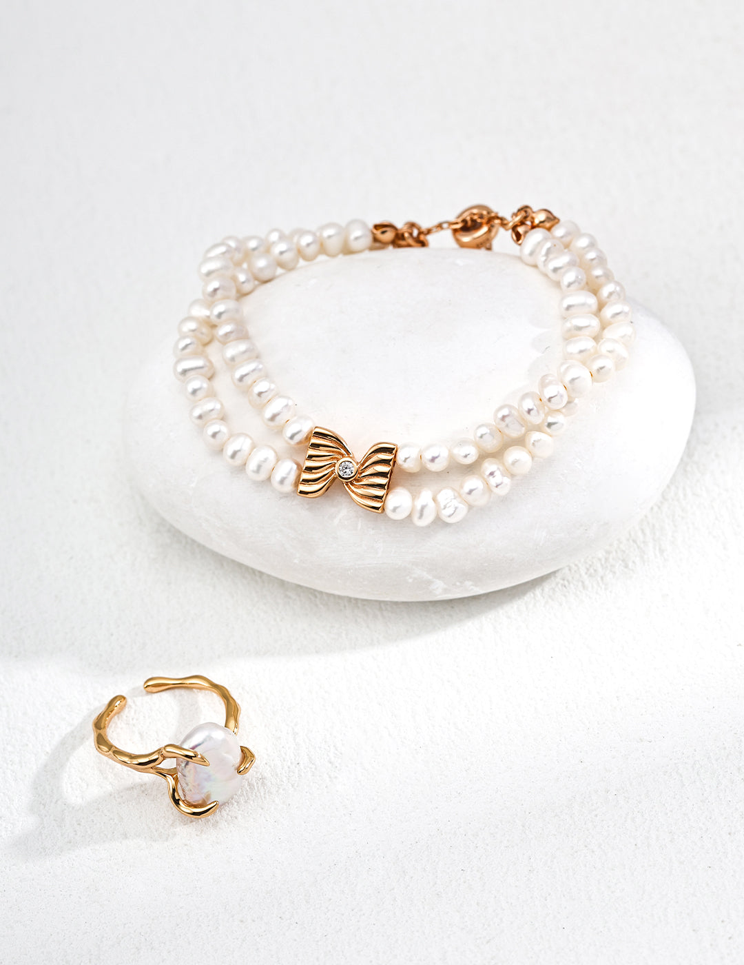 S925 Silver Contemporary Pearl and Zircon Bracelet - Modern Silver Bracelet with Natural Pearls and Sparkling Zircon Stones, Ideal for Trendy and Elegant Jewelry Styles