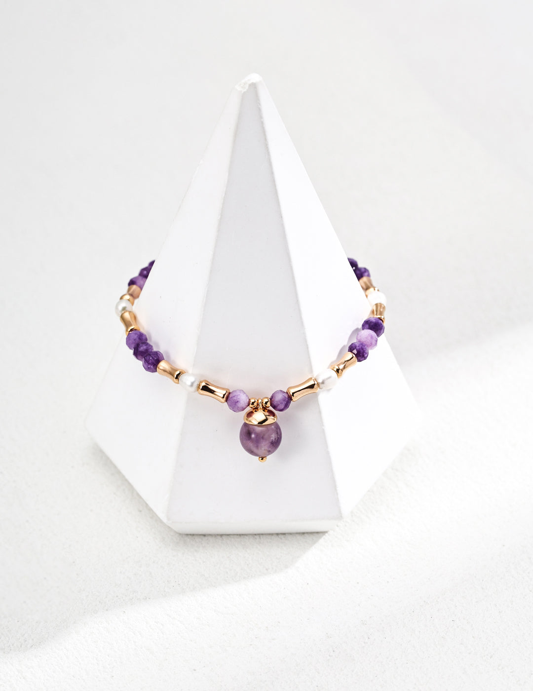 S925 Silver Elegant Pearl and Amethyst Bracelet - Sophisticated Silver Bracelet with Natural Pearls and Amethyst Stones, Perfect for Timeless Jewelry Styles