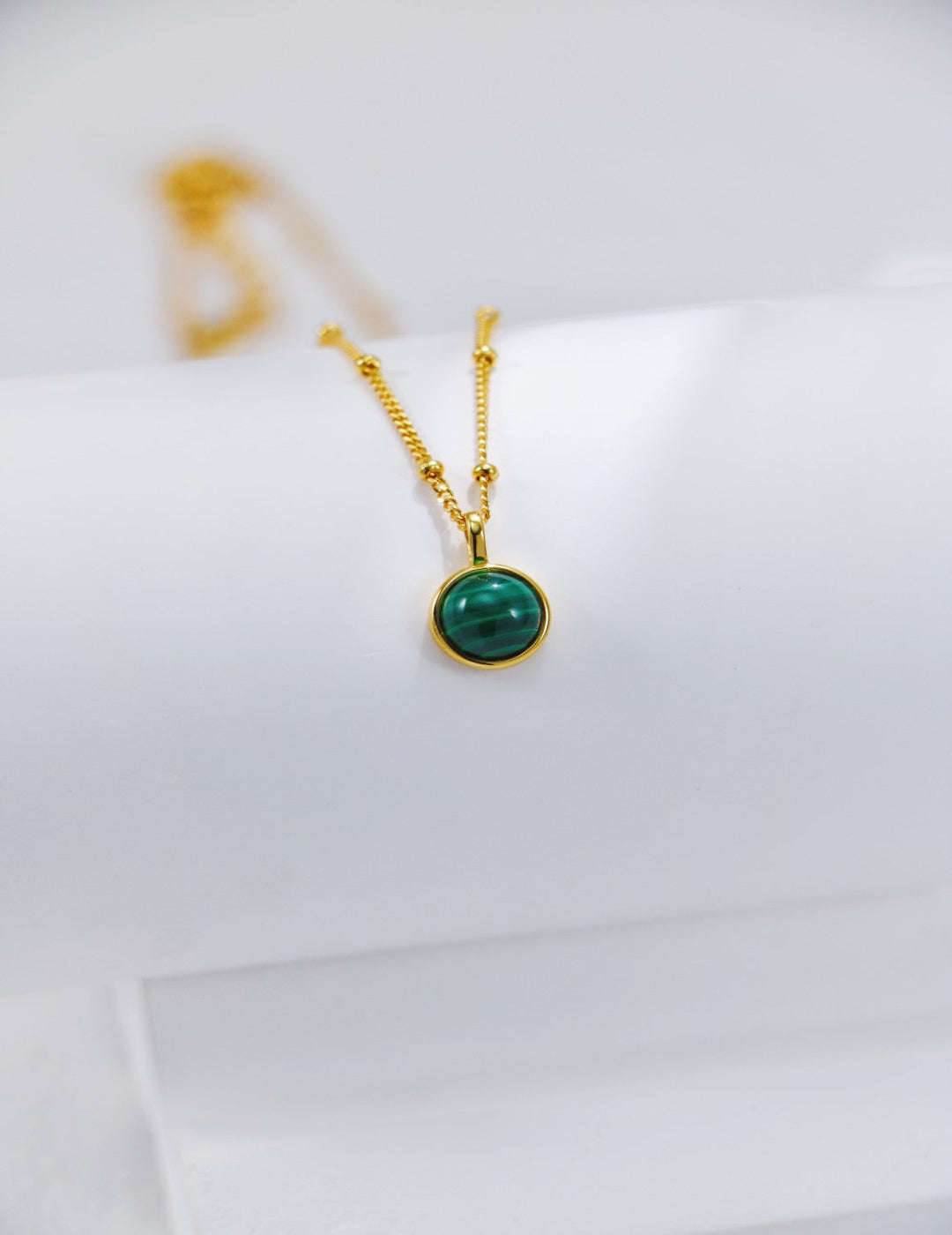 S925 silver vintage-style gold-tone necklace, handcrafted with an antique finish for a timeless, elegant look — perfect for minimalist fashion, layering styles, and retro-inspired everyday jewelry