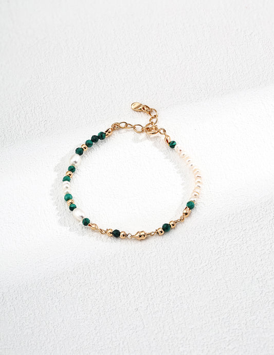 S925 silver vintage bracelet featuring natural freshwater pearls and malachite gemstones, symbolizing emotional balance, inner peace, and protective energy — a handcrafted piece ideal for spiritual jewelry lovers and boho fashion enthusiasts