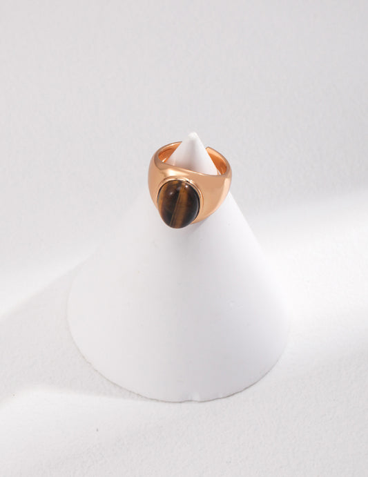 S925 silver ring featuring a bold tiger eye stone, perfect for adding a touch of natural elegance to any outfit.