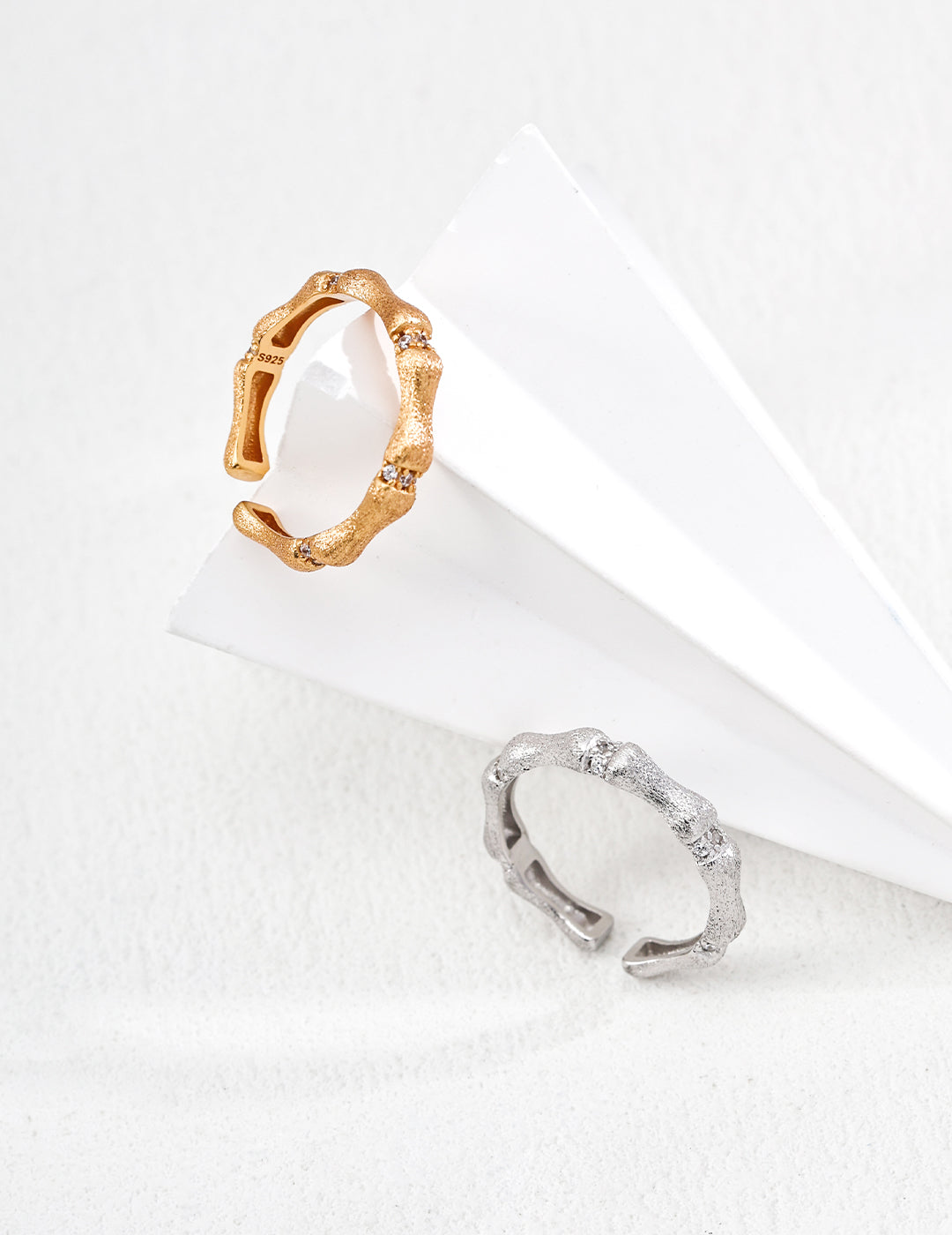 Timeless 925 silver cubic zirconia ring, bone-inspired adjustable band